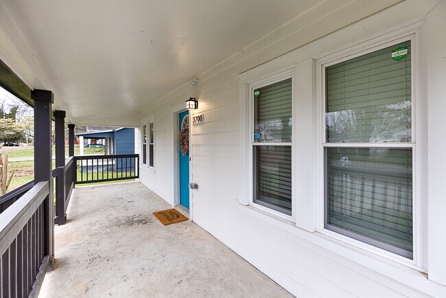 Building Photo - 3700 8th Ave SW