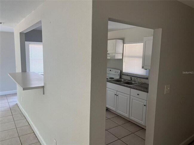 Building Photo - 4101 Kalwit Ln