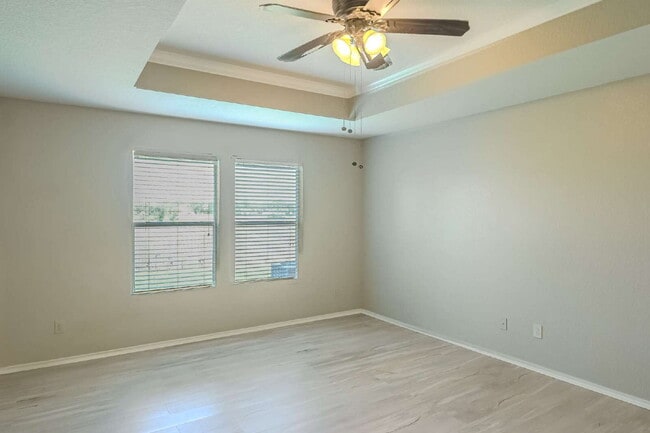 Building Photo - 11934 Dove Ranch