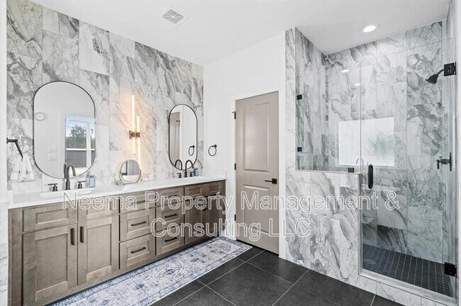 Building Photo - 6827 Cadillac St