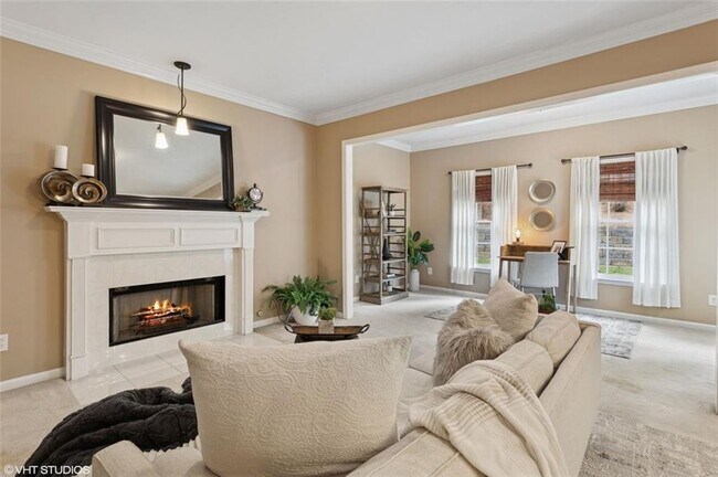 Building Photo - 230 Bluff Oak Dr