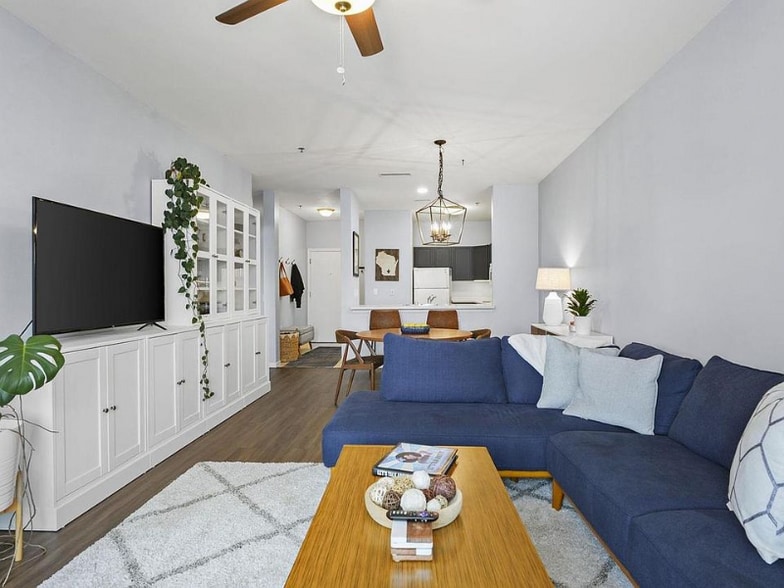 Building Photo - 301 Harbour Town Dr
