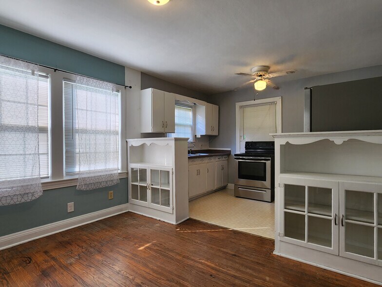 Kitchen from LR entry at DR - 8011 Greenway Dr