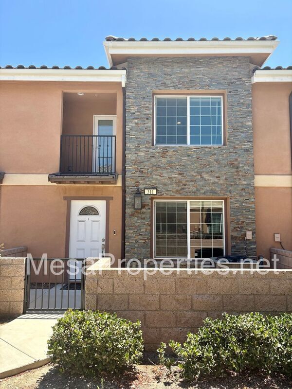 Building Photo - 16408 Valencia Ave