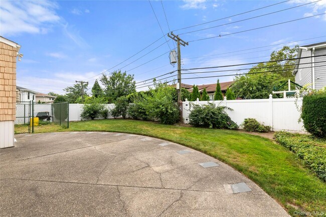 Building Photo - 797 Caldwell Ave