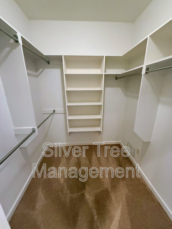 Building Photo - 3204 Wycliff Ave