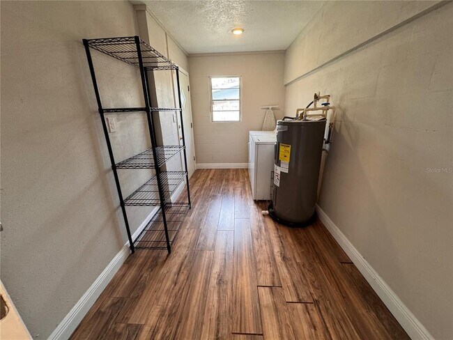 Building Photo - 5260 Lima Pl