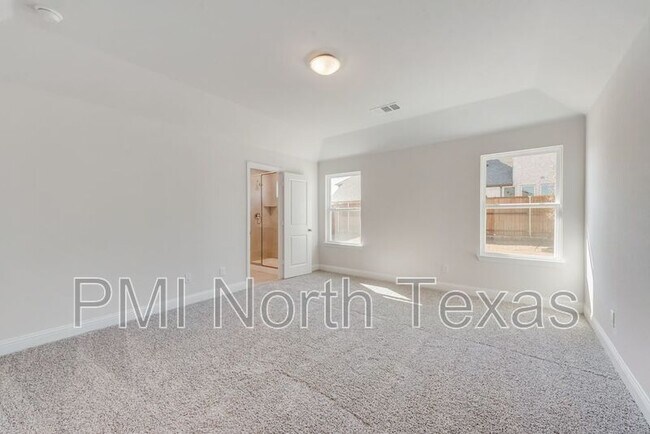 Building Photo - 309 Amenduni Ln