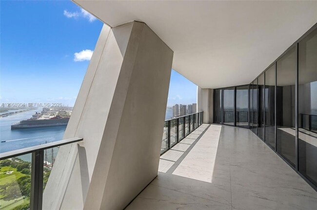 Building Photo - 1000 Biscayne Blvd
