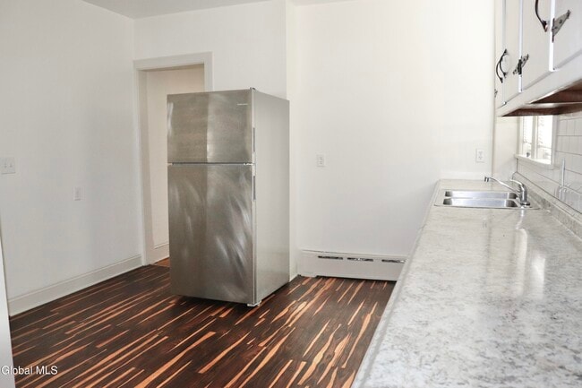 Building Photo - 628 N Pearl St