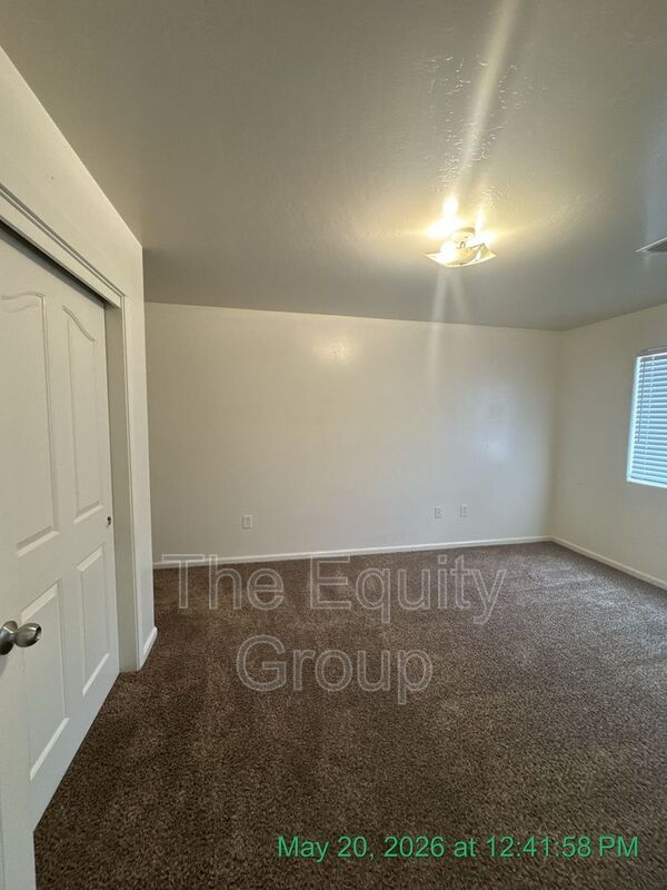 Building Photo - 407 N Park St