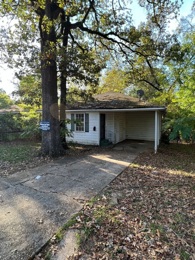 Building Photo - 2 bed/1bath