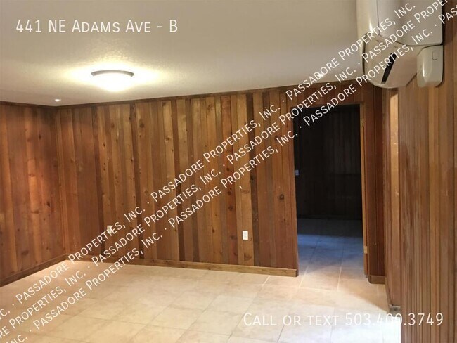 Building Photo - 441 NE Adams Ave