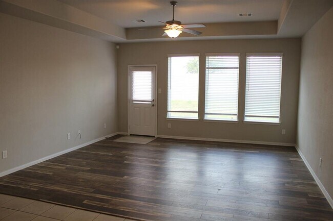 Building Photo - 24946 Pavarotti Pl