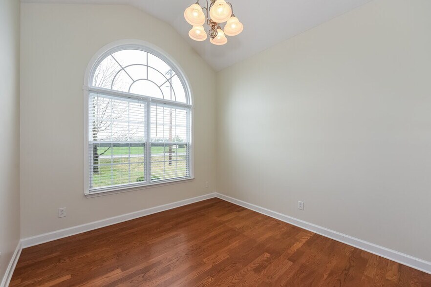Building Photo - 1448 Jeter Way