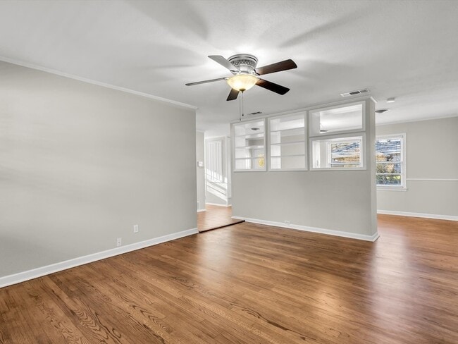 Building Photo - 3404 Cromart Ave