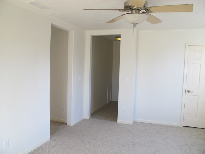 Building Photo - 115 16th Ave SW