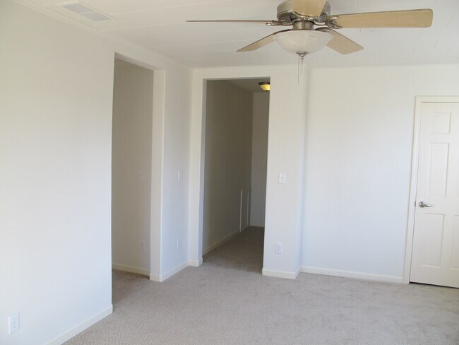 Building Photo - 115 16th Ave SW