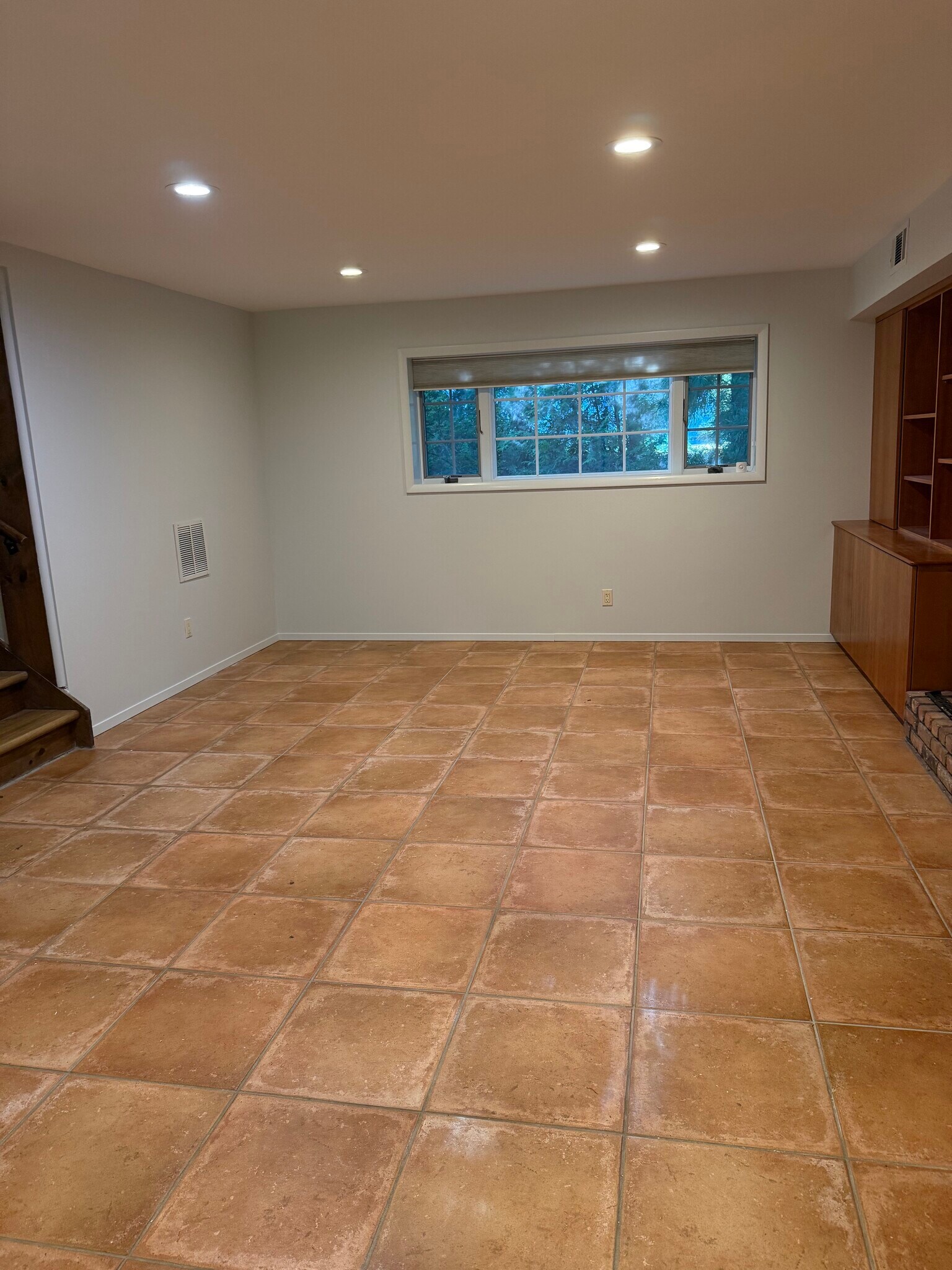 LARGE DEN - 169 Brooksite Dr