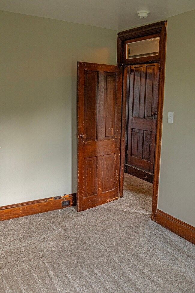 Bedroom 2 - 4022 E Newport Rd