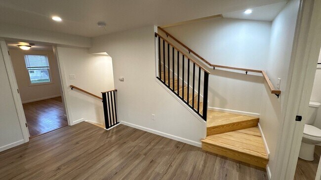 Building Photo - Spacious & Beautifully Updated 3BR Home with Extra Storage in Columbia