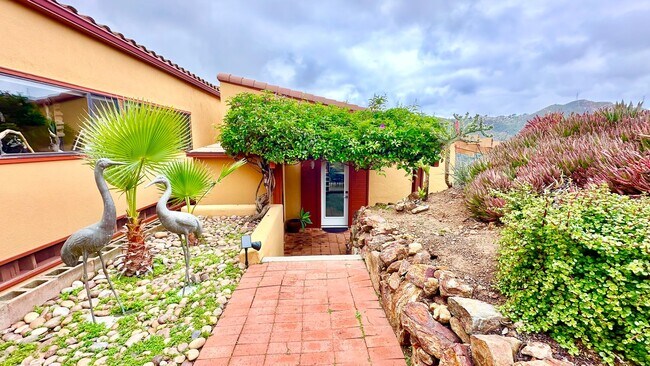 Building Photo - Beautiful Custom, Detached Guest Home on Stunning, Private, Gated, Country Property in Fallbrook!