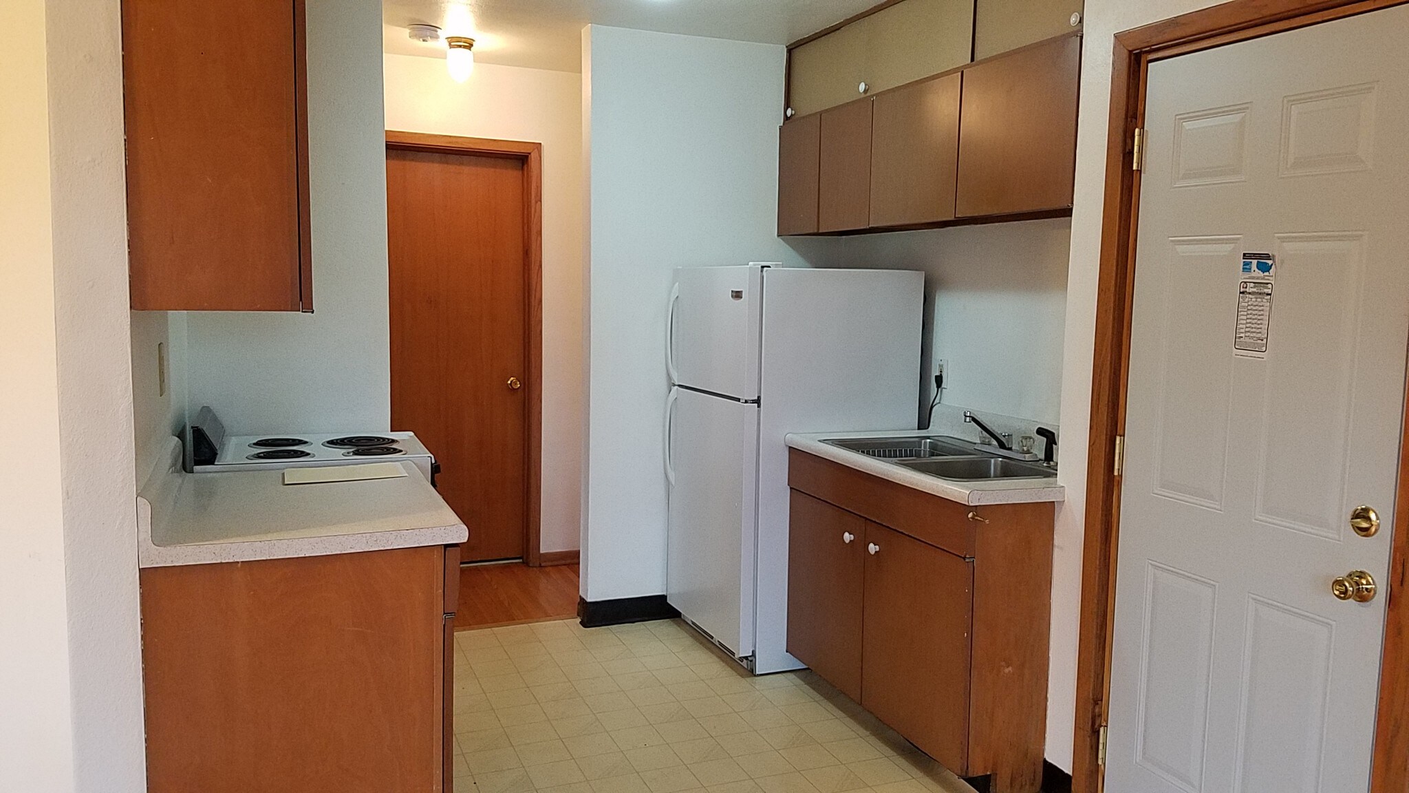 Kitchen - 1022 Arkwright St N