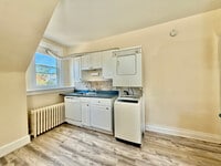 Building Photo - 57 Maple Ave