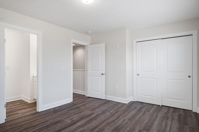 Building Photo - 435 Skylar Dr