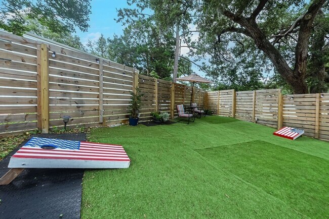 Building Photo - 2427 Park St