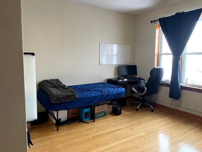 Building Photo - 34 High St