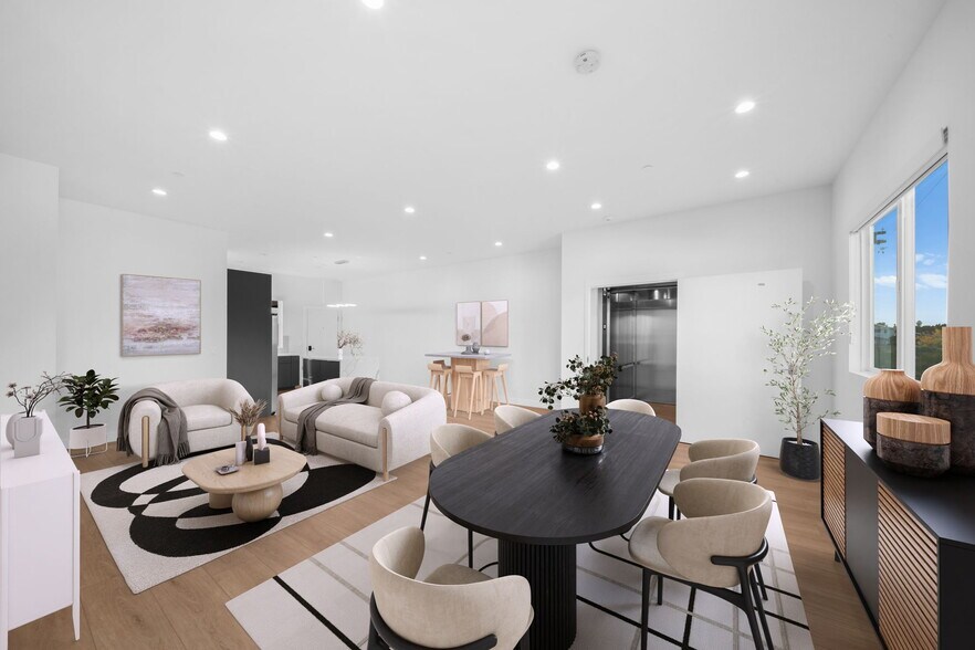 Virtually Staged - 13846 Moorpark St