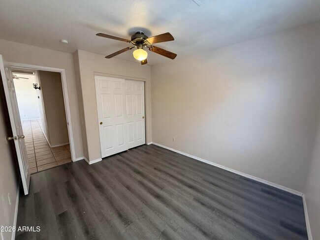 Building Photo - 1413 W Orchid Ln