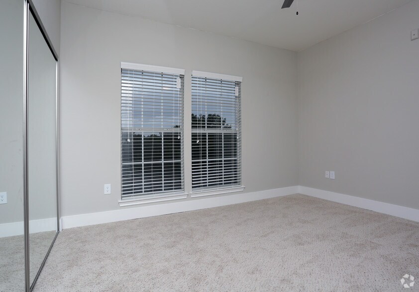 Reagan at Bear Creek 2001 Highway 360 Euless TX 76039 Apartment Finder