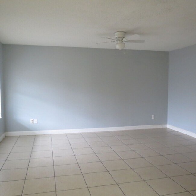 Building Photo - 2/2 Altamonte Springs Duplex