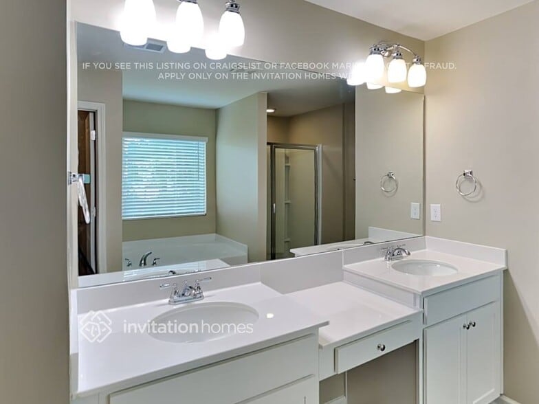 Building Photo - 544 S Fortune Way