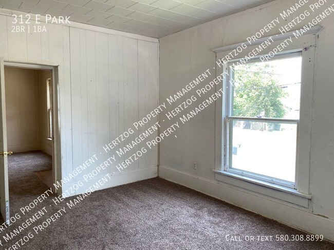 Building Photo - Adorable 2-Bedroom Home for Rent - Just $695!