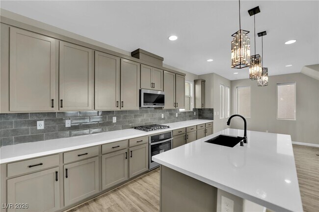 Building Photo - 1749 S Desert Foothills Dr