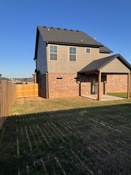 Building Photo - 222 Nebo St