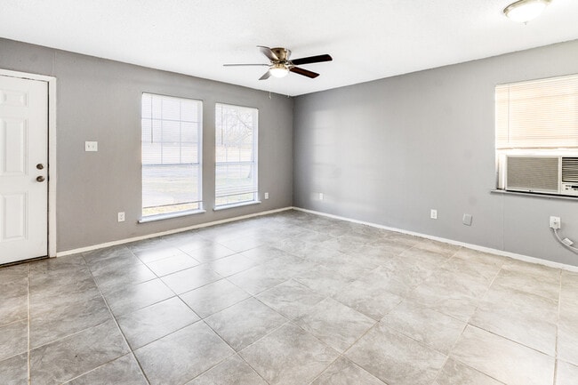 Building Photo - 514 Frazier St