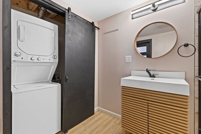 Building Photo - Modern 1-Bedroom Loft in Bay View – Updated Single Family Home with Parking!