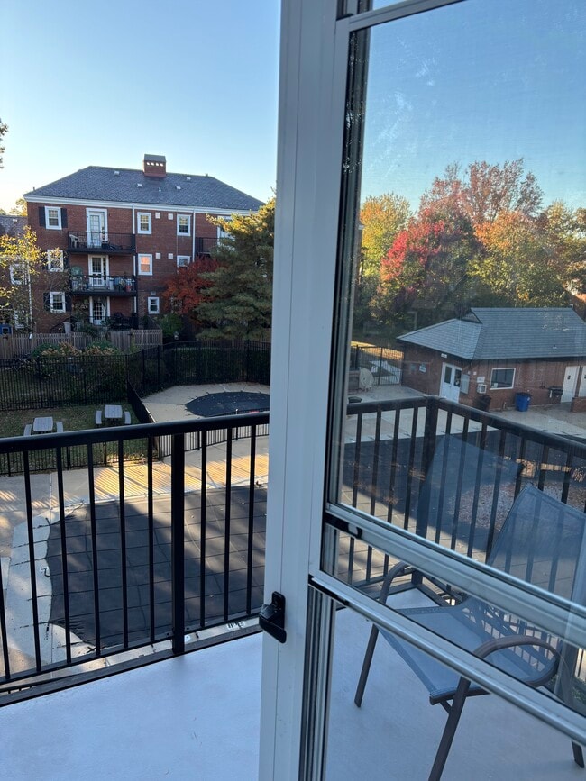 Building Photo - 2876 S Abingdon St