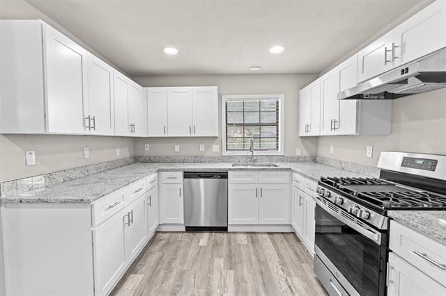 Building Photo - 5860 Tracyne Dr
