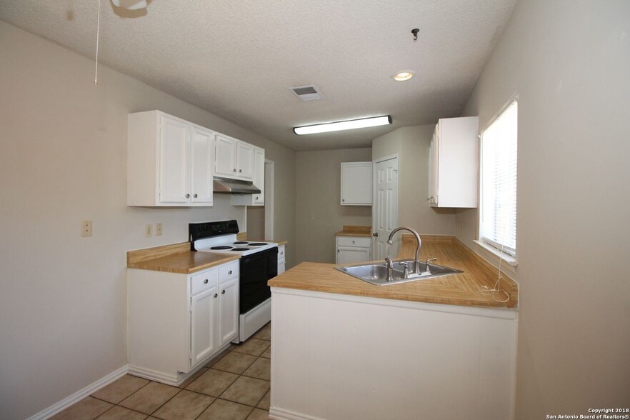 Building Photo - 10305 Vigilante Trail
