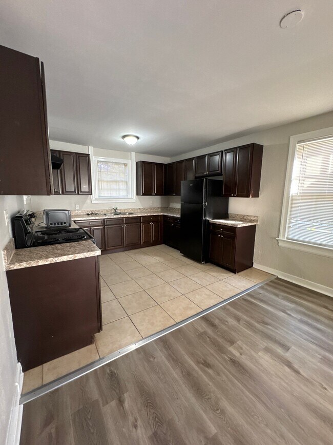 Building Photo - 4005 Green St