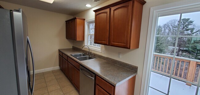 Building Photo - 172 Beth Ln