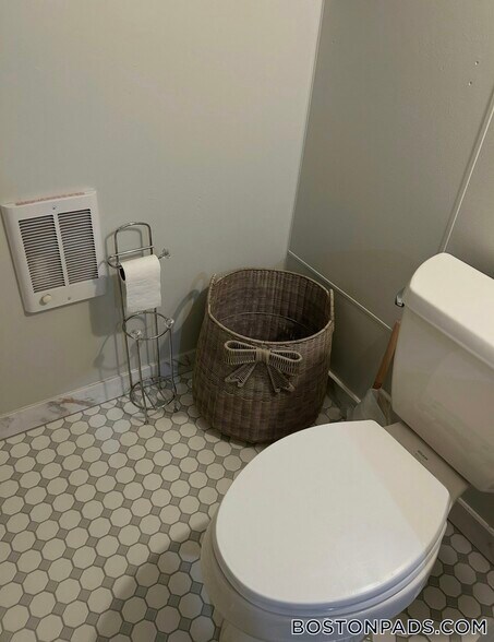 Building Photo - 40 Warren Ave