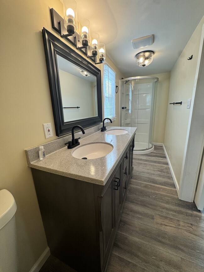 Building Photo - 501 Webb Ridge Rd