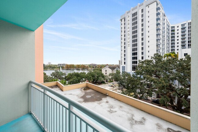 Building Photo - Downtown Orlando One Bedroom with Lake Eola View * * Modernized Waverly Condo