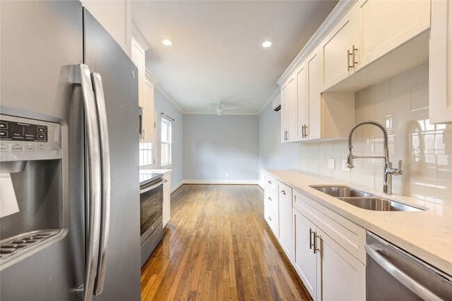 Building Photo - 2401 Eagle St